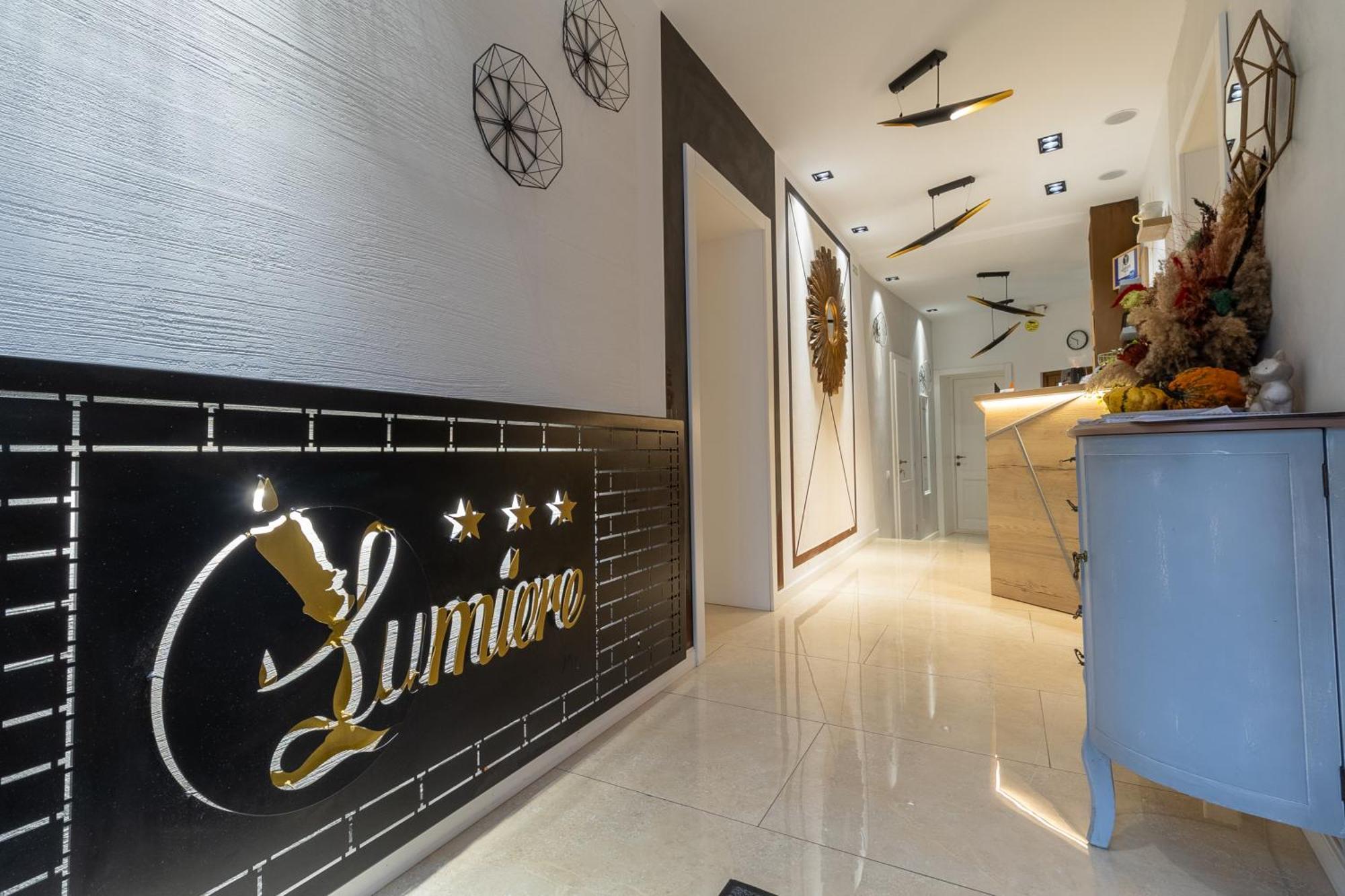 Hotel Lumiere House *