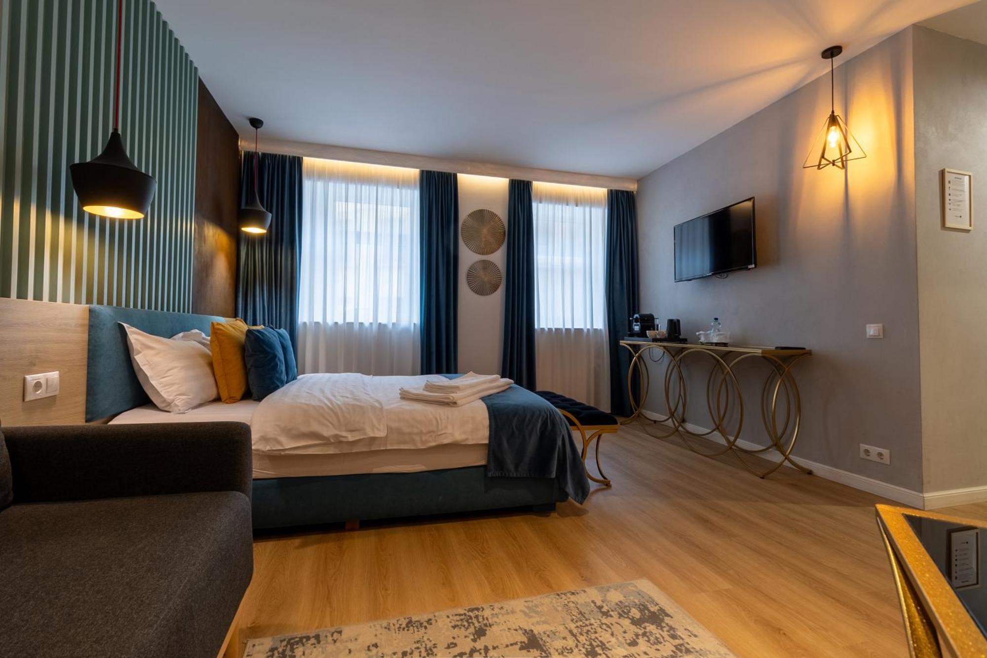 Lumiere House Hotel *