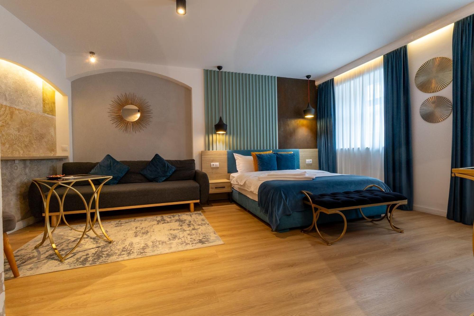 Hotel Lumiere House